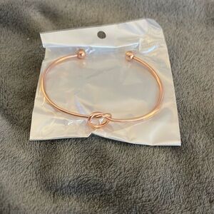 ROSE GOLD INFINITY KNOT BRACELET